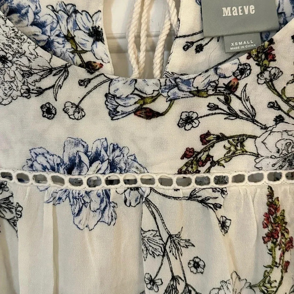 Maeve by Anthropologie White w blue floral print Crocheted boho Top Size ES - Picture 5 of 7